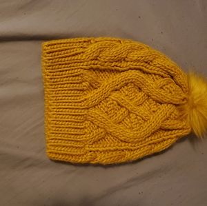 Mustard Yellow Cable-Knit beanie w/Pom-Pom